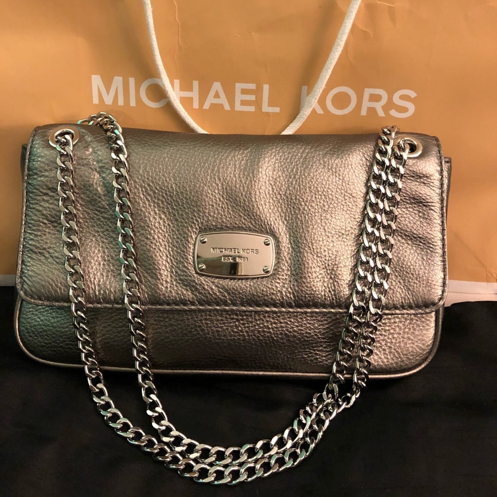Preowned Gorgeous Michael Kors silver bag